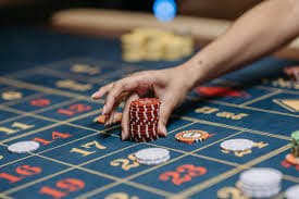 togel keluar mobile app showing live blackjack interface with gesture controls and player chat